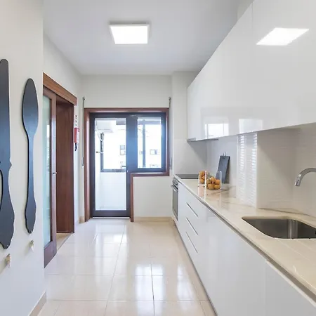 Apartment 2br Flat In Bonfim W/ Ac & Balcony By Lovelystay