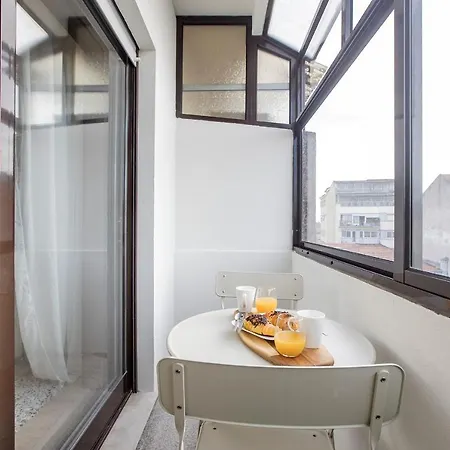 2br Flat In Bonfim W/ Ac & Balcony By Lovelystay * Porto